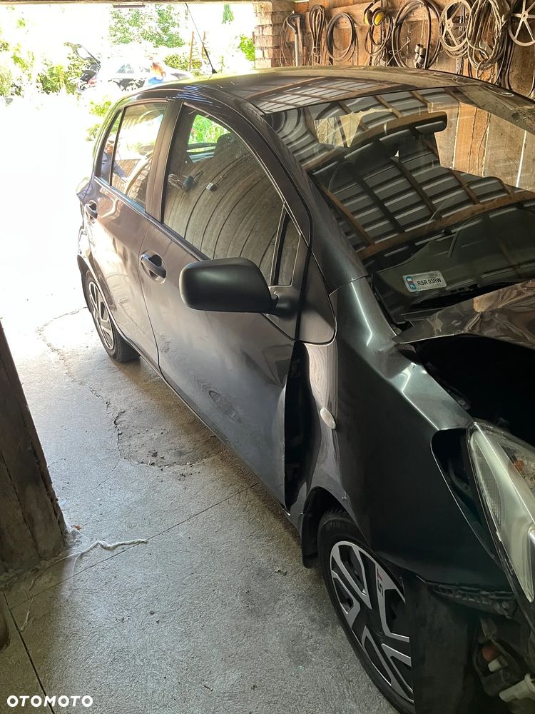Toyota Yaris 1.3 Terra - 5