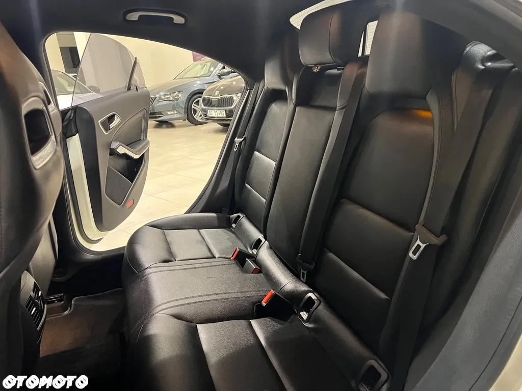 Mercedes-Benz CLA 250 7G-DCT - 31