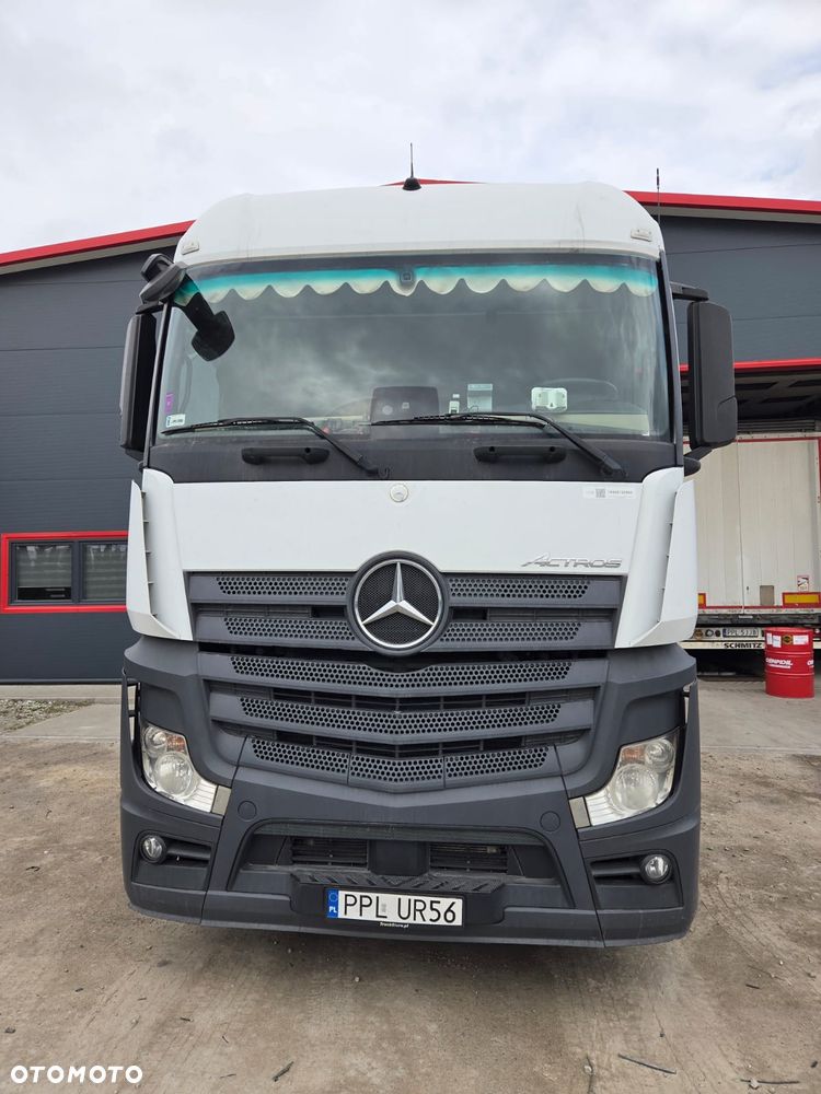 Mercedes-Benz Actros - 1