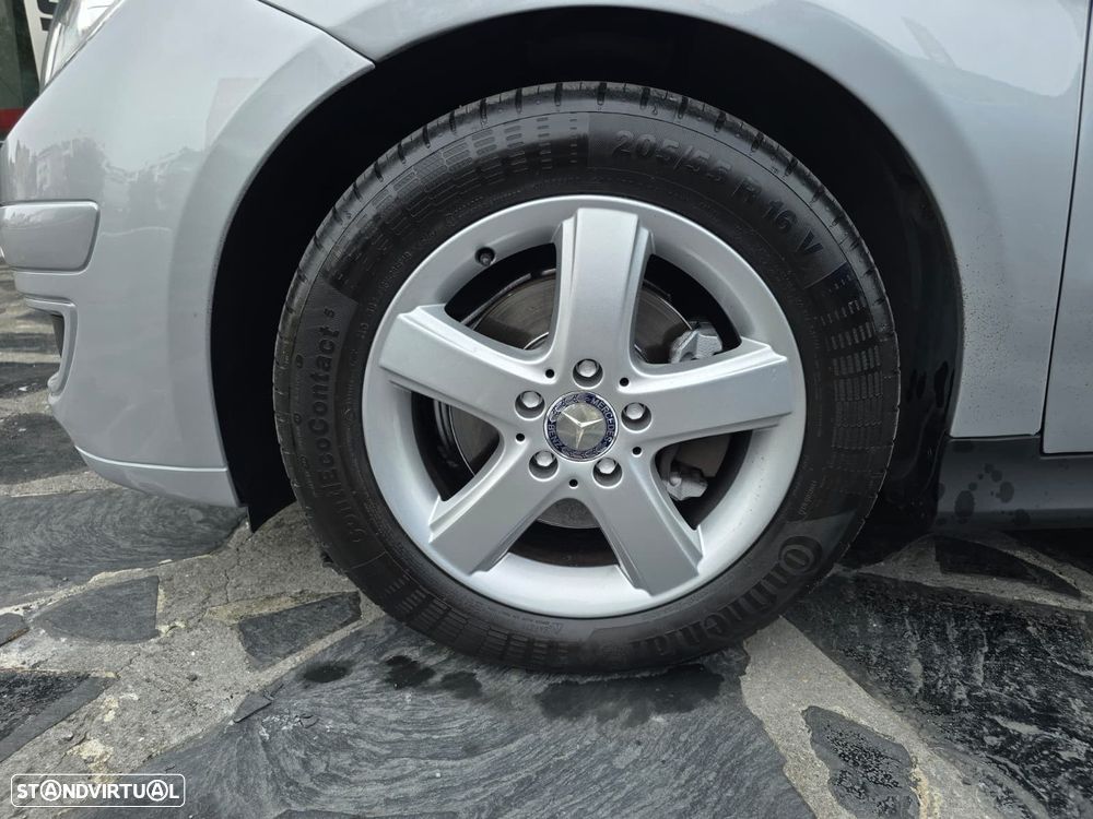 Mercedes-Benz B 180 - 10