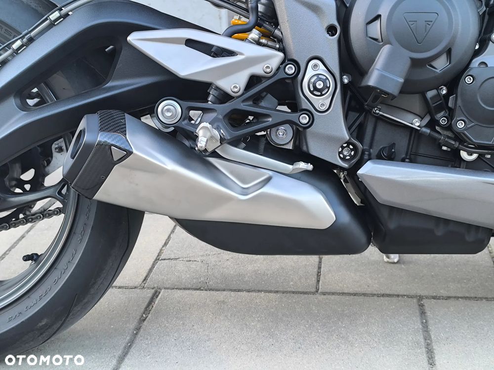 Triumph Street Triple - 29