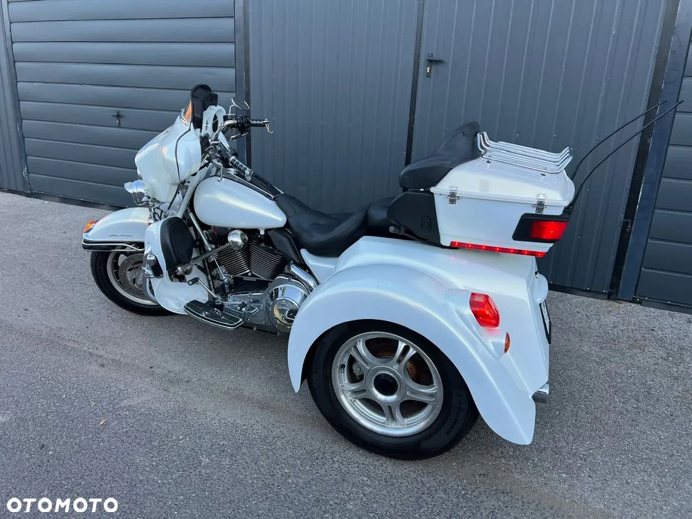 Harley-Davidson Street Glide Trike - 3