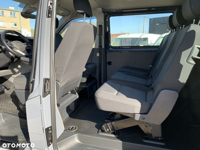 Volkswagen TRANSPORTER T6 TRWAŁY TDI SILNIK DNA 2.0TDI MOC 150KM DSG 7 MOCNA SKRZYNIA DQ-500 AUTOMAT, ZABUDOWA KOMBI VAN MINIBUS SPECJALNA CARAVELLE Reflektory FULL-LED Przód,  Lampy FULL-LED Tył, Kamera, Radar, Czujniki zmiany pasa, 2x boczne drzwi przesuwne! Aktywny tempomat, Podgrzewane fotele, Dwustrefowa Klimatyzacja i ogrzewanie! Fabryczne oryginał WEBASTO 5kW THERMO COMFORT SE Szybkie nagrzewanie silnika zimą! Ilość miejsc 9 osobowy - 22