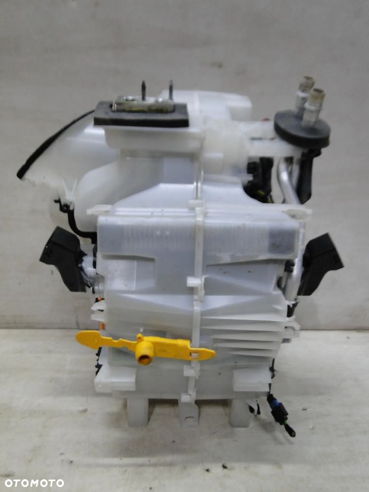 PEUGEOT 208 I NAGRZEWNICA DMUCHAWA NAWIEWU KLIMATYZACJI EUROPA - 3