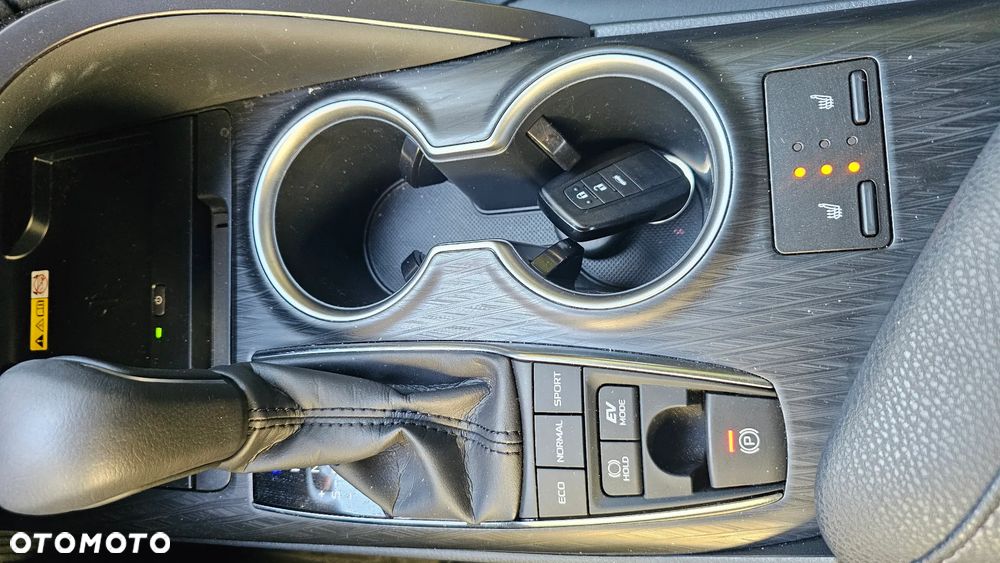 Toyota Camry 2.5 Hybrid Dynamic Force Executive e-CVT - 13