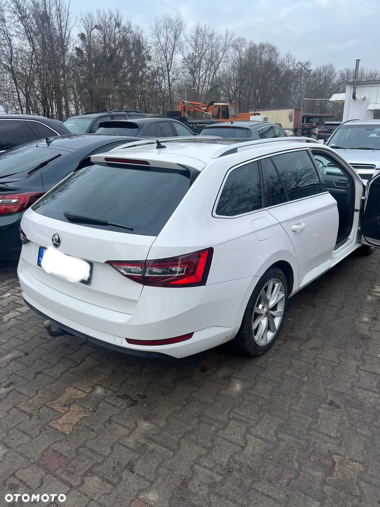 Skoda Superb 2.0 TDI Ambition - 2