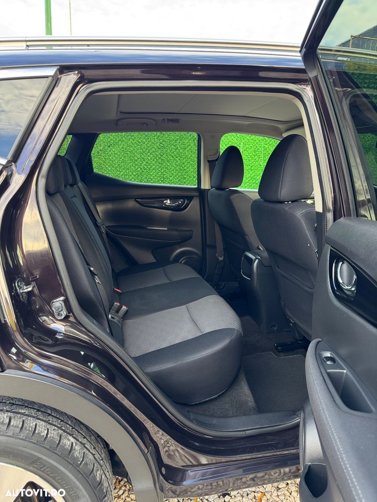 Nissan Qashqai 1.6 DCI N-Connecta - 14