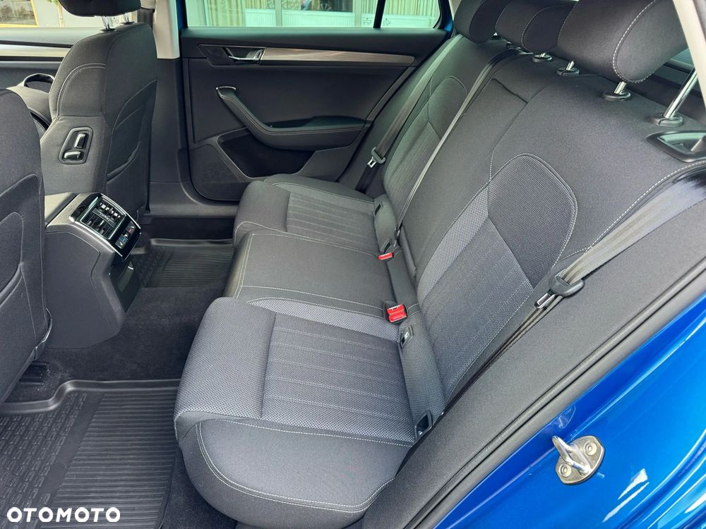 Skoda Superb 2.0 TDI SCR Style DSG - 36