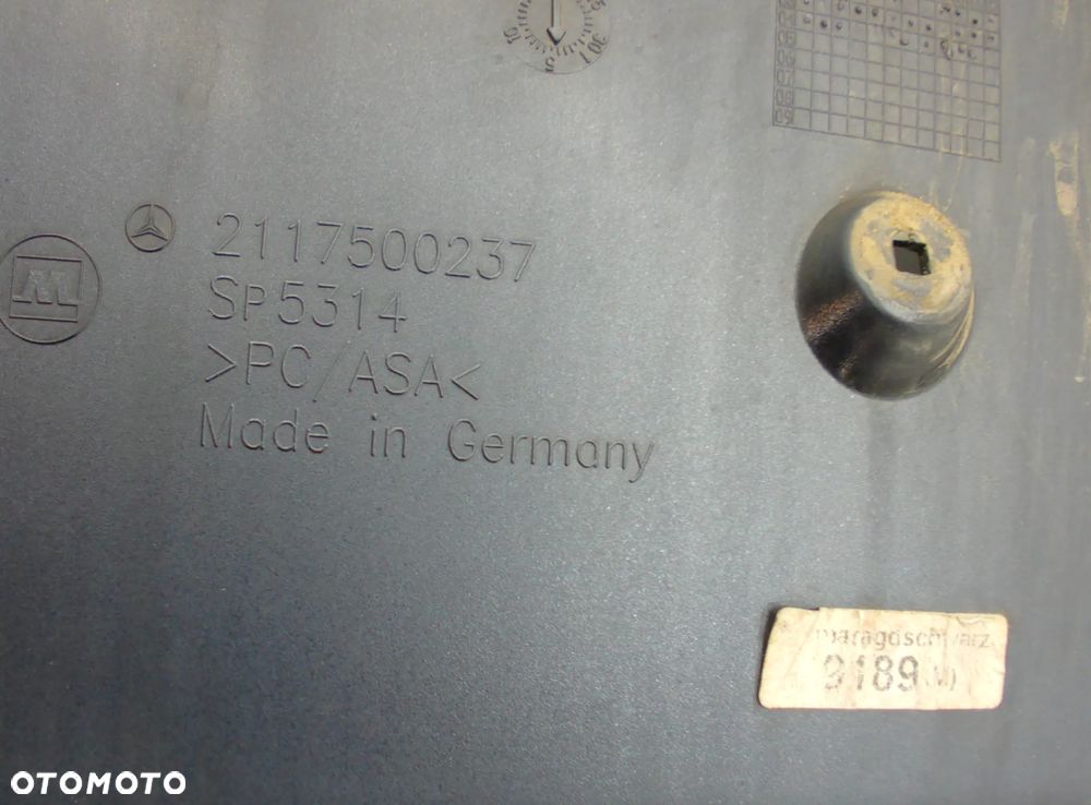 Mercedes W211 E klasa Blenda Tył Listwa Bagażnika 359 189 - 4
