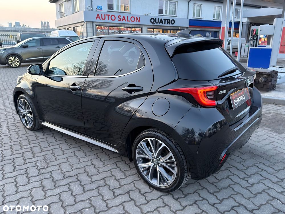 Toyota Yaris Hybrid 1.5 Executive - 4