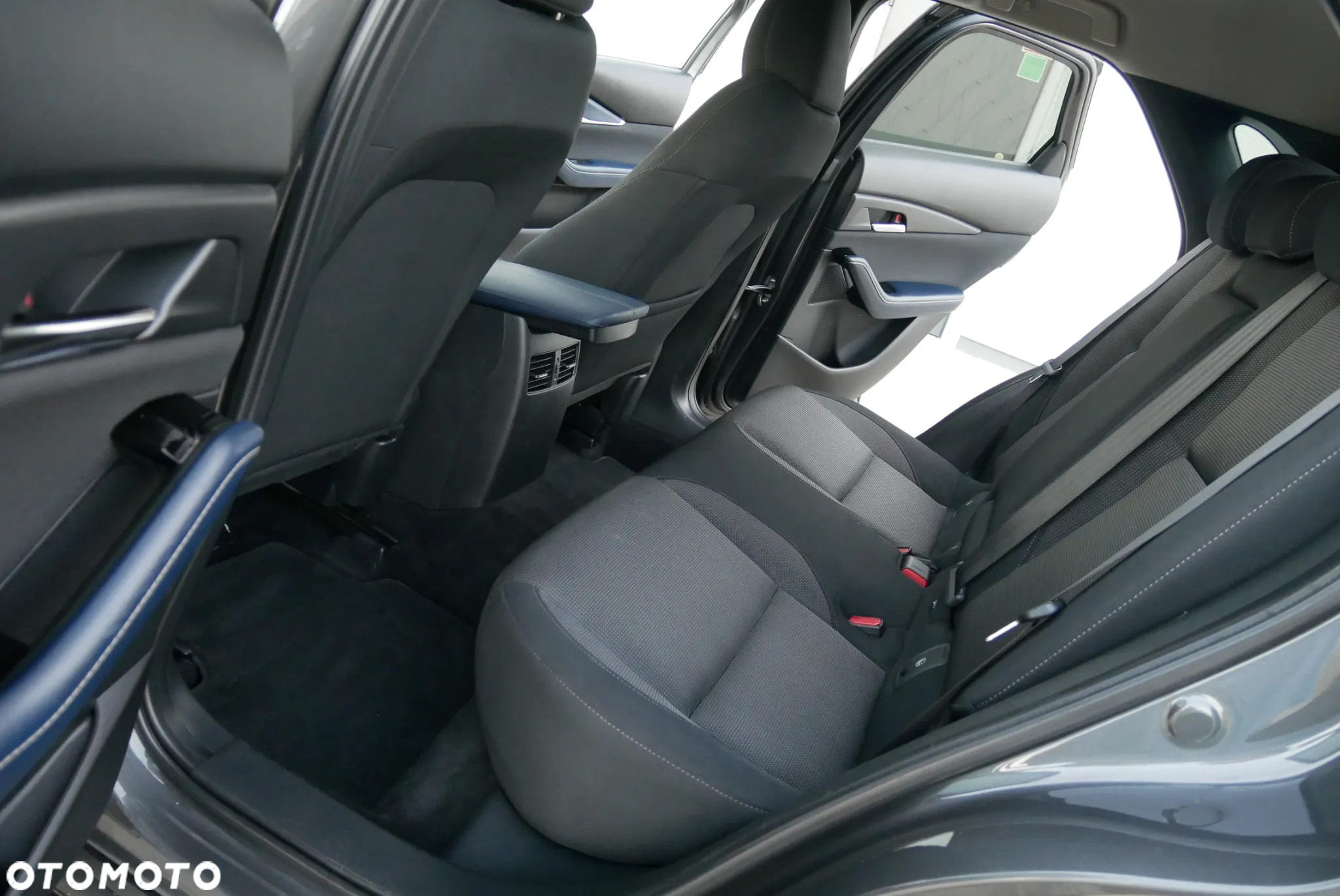 Mazda CX-30 e-SKYACTIVE G 122 HOMURA - 11