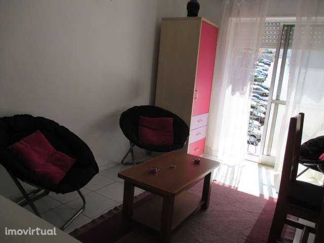 T1 Av. Calouste Gulbenkian, Coimbra - Grande imagem: 2/11