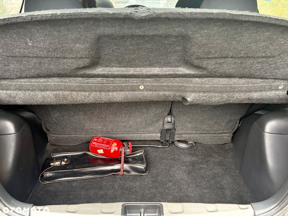 Toyota Yaris 1.0 Terra - 22