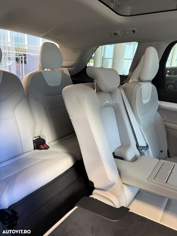 Volvo EX90 - 29