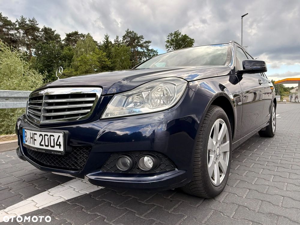 Mercedes-Benz Klasa C 180 BlueEFFICIENCY 7G-TRONIC Elegance - 4