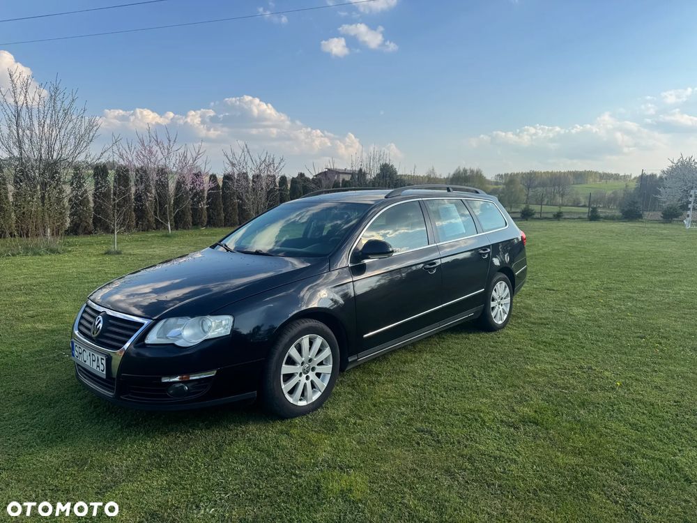Volkswagen Passat - 1