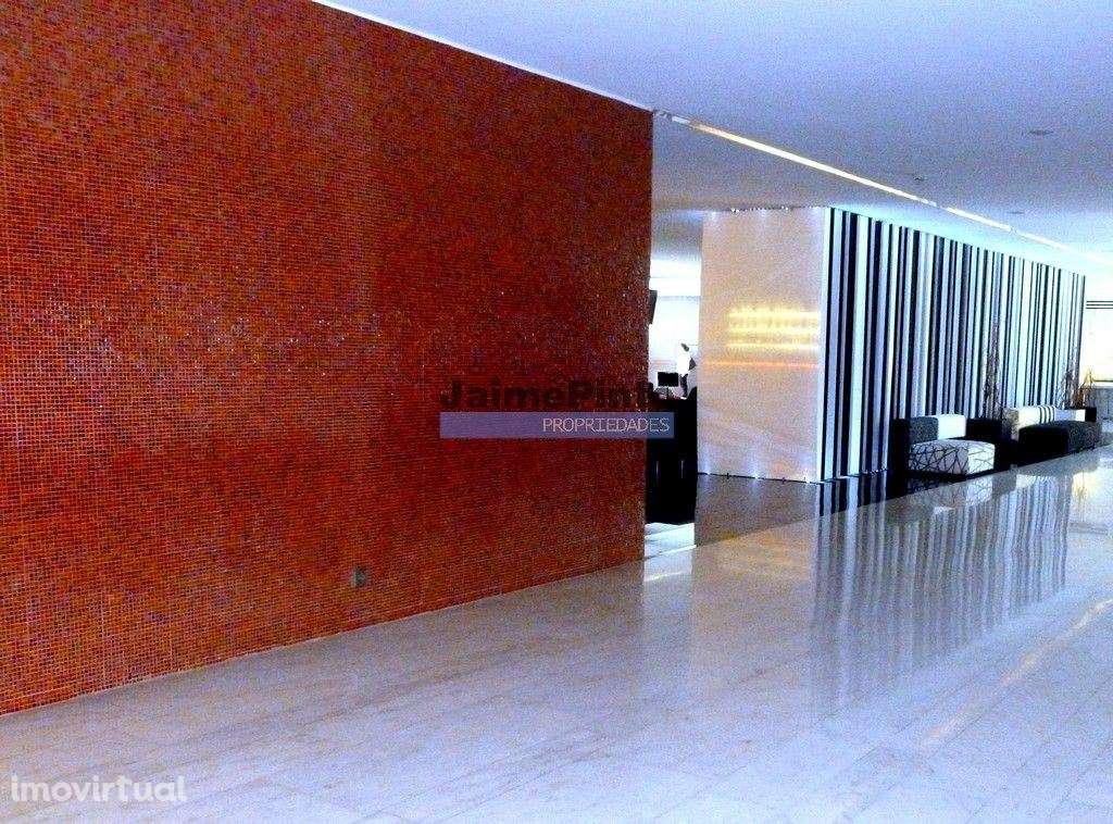 Hotel Luxuoso Moderno. Portugal, V. N. de Gaia, Porto. - Grande imagem: 3/5