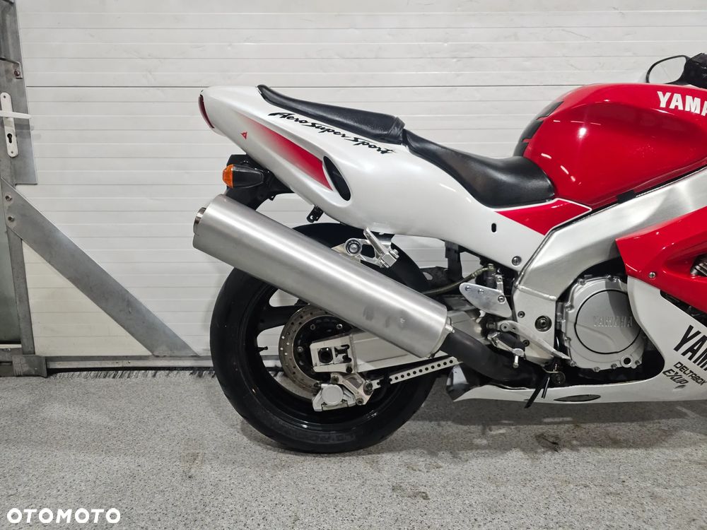 Yamaha YZF - 17