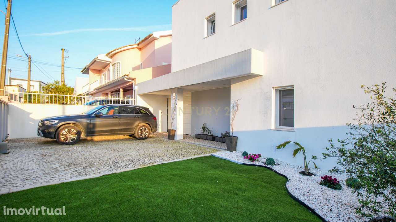 Moradia T3+1 com Piscina - Almada - Grande imagem: 5/48