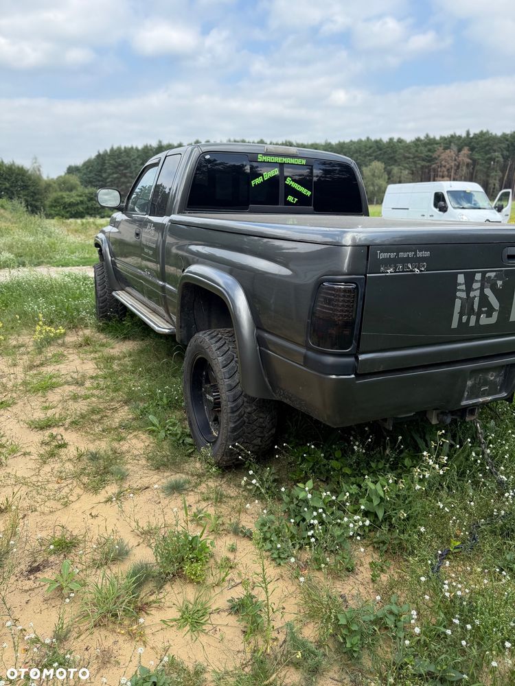 Dodge RAM - 18