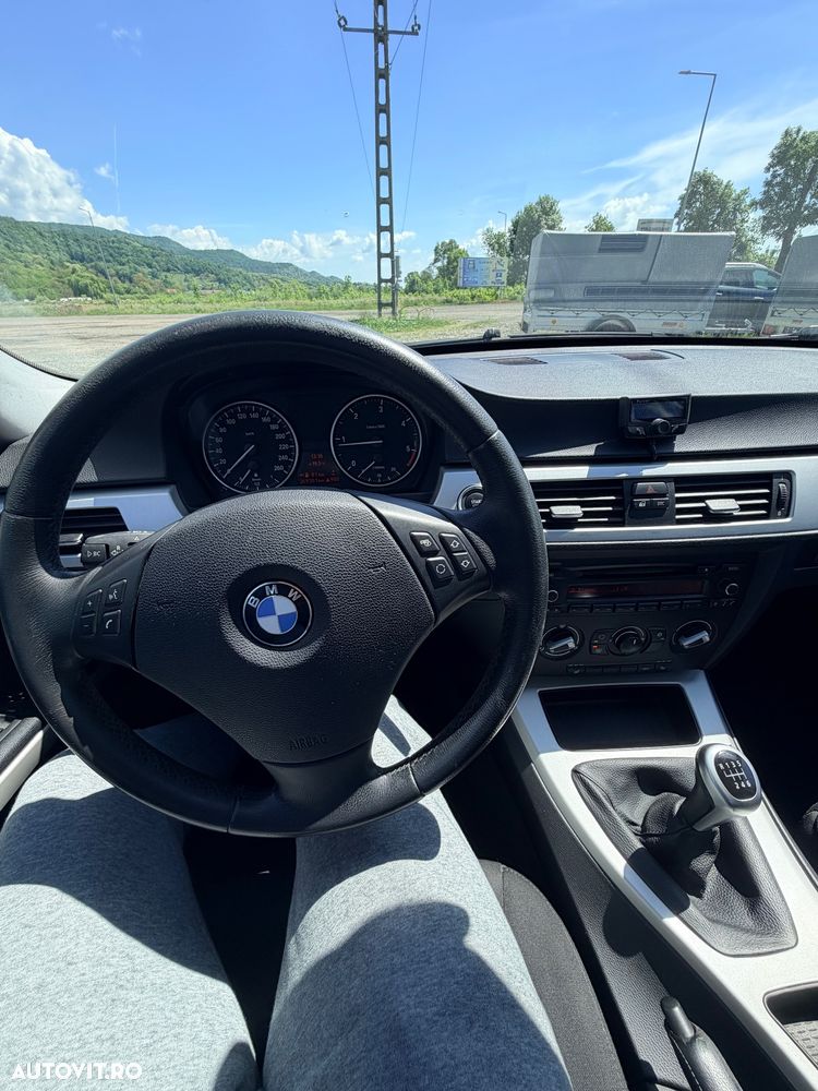 BMW Seria 3 320d DPF - 8