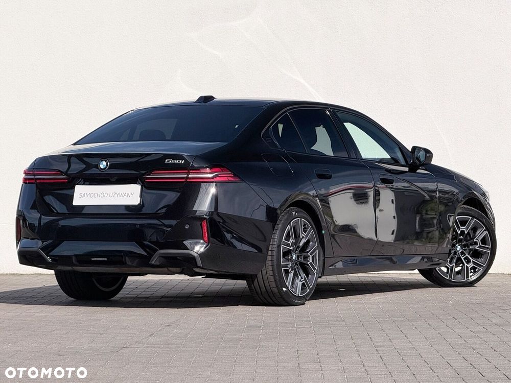 BMW 520I 2025 photo 2