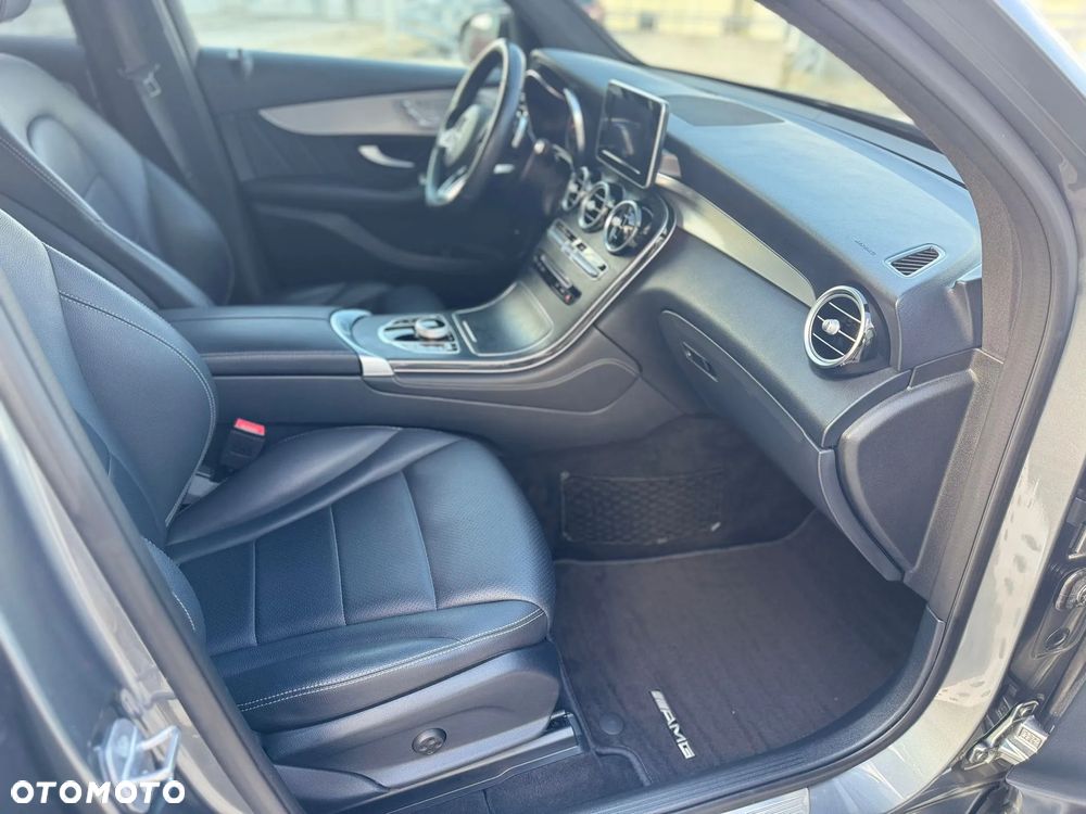 Mercedes-Benz GLC 300 Coupe 4Matic 9G-TRONIC AMG Line - 12