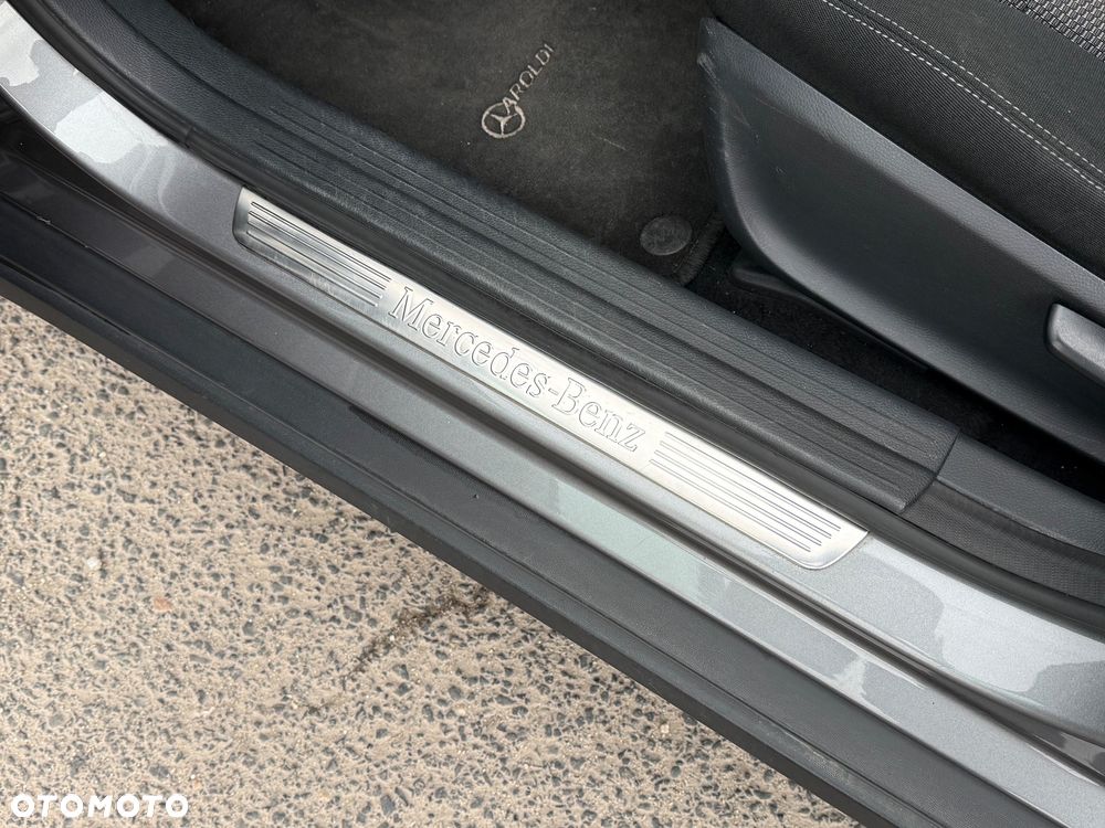 Mercedes-Benz GLA - 10