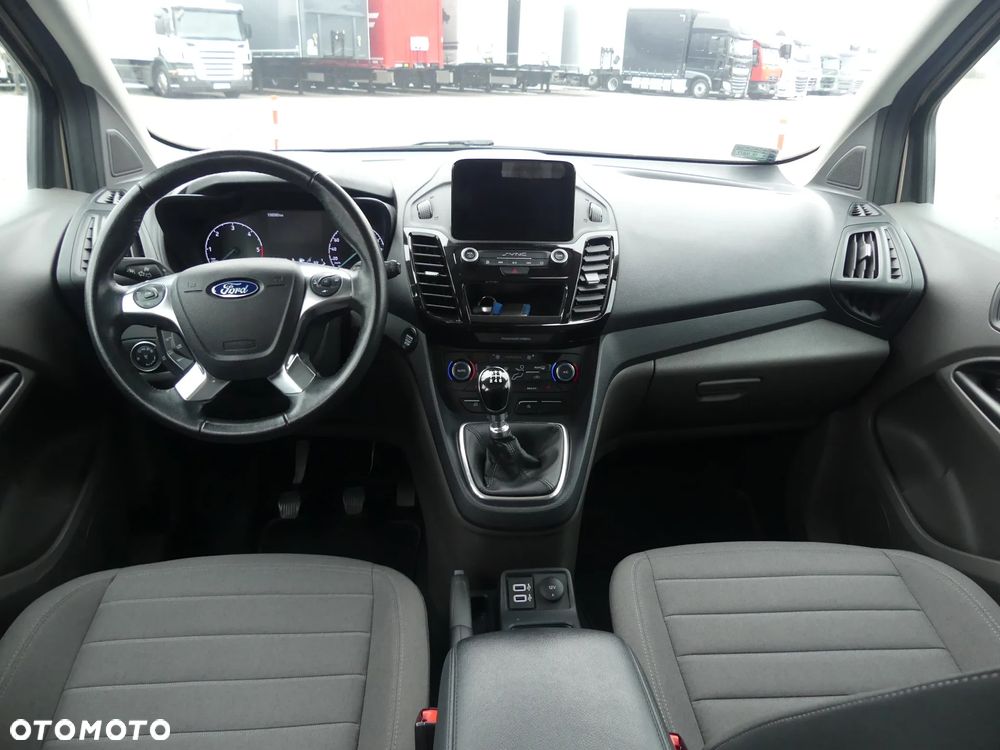 Ford Tourneo Connect - 23