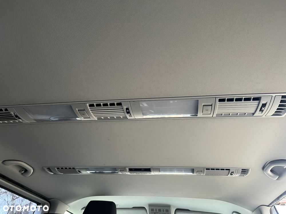 Volkswagen Multivan - 8