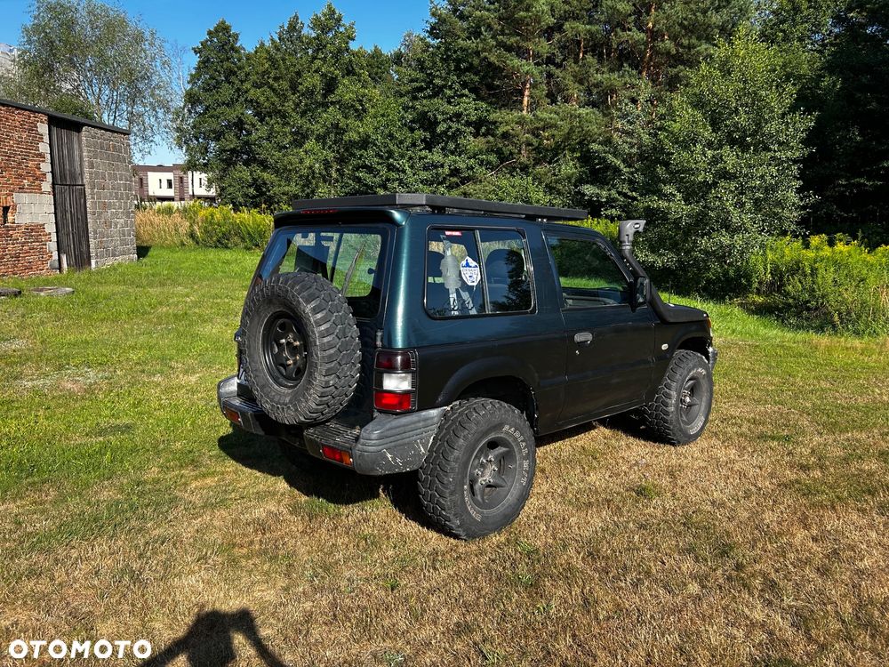 Mitsubishi Pajero 2.5 TD GL - 17