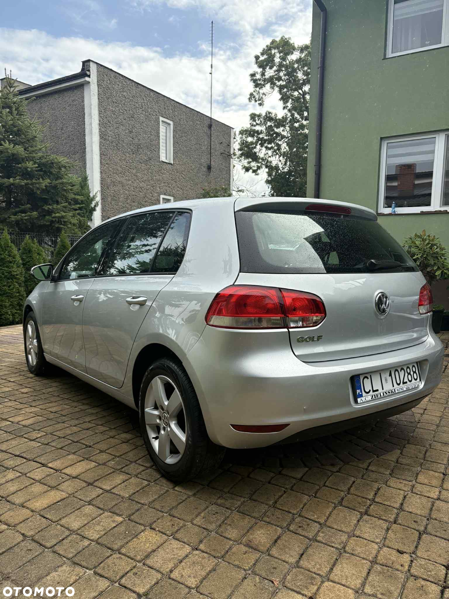 Volkswagen Golf - 2