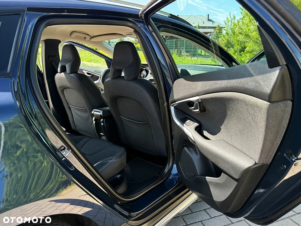 Volvo V40 D2 Momentum - 22
