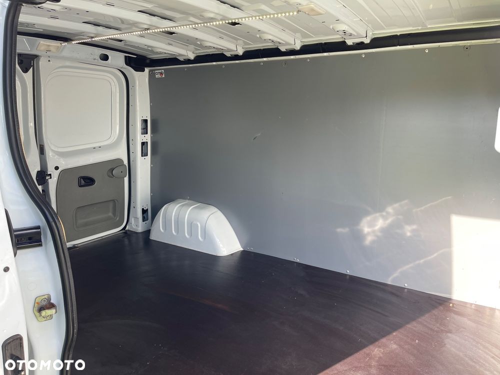 Opel Vivaro - 17