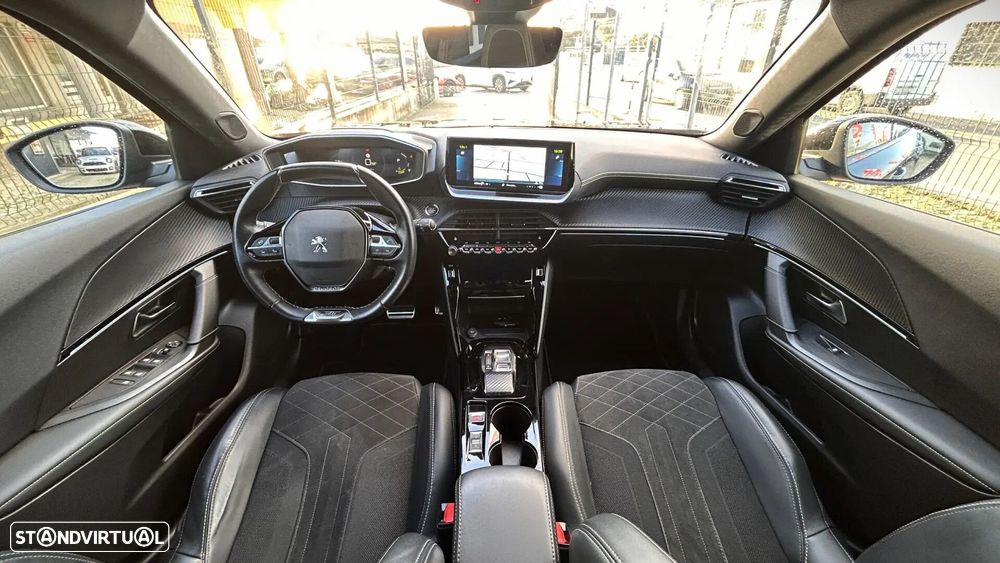 Peugeot e-2008 50 kWh GT - 33