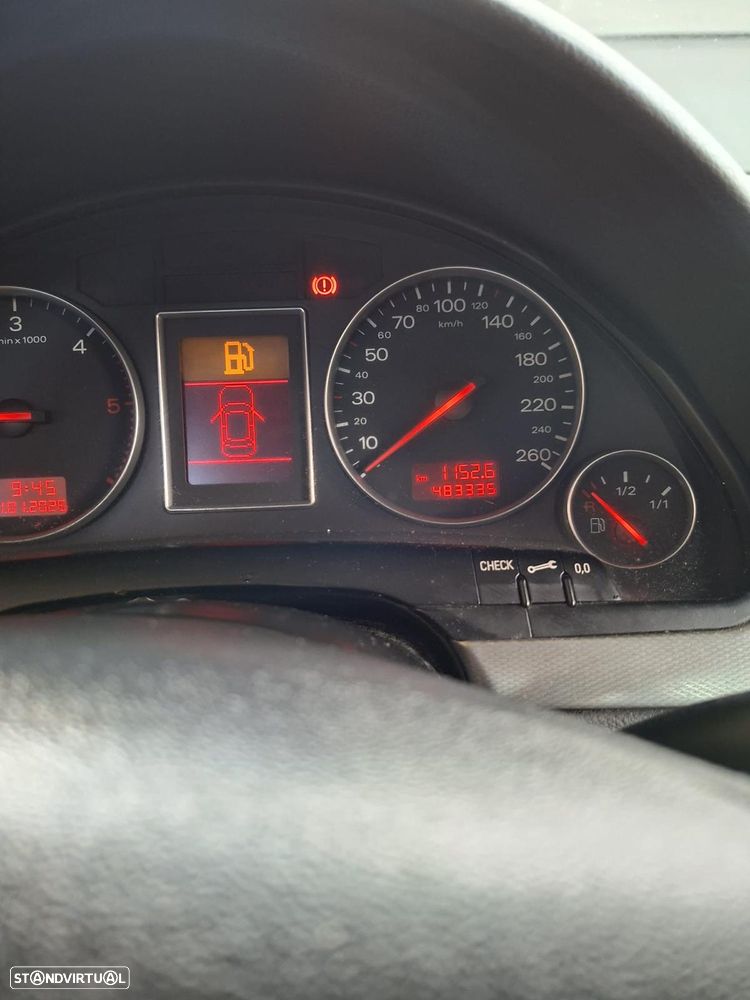 Audi A4 1.9 TDI m5 - 1