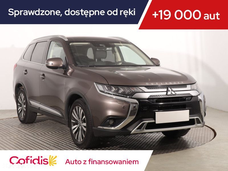 Mitsubishi Outlander - 2