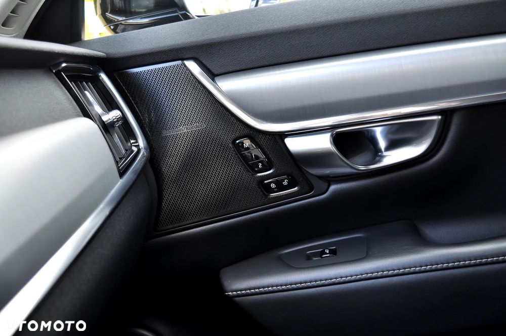 Volvo V90 D4 Momentum Pro - 27