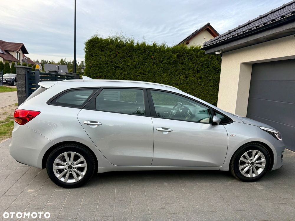 Kia Ceed 1.6 GDI ISG Vision - 22
