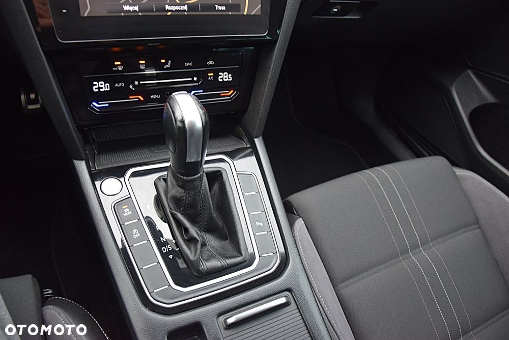 Volkswagen Passat Alltrack 2.0 TDI SCR DSG 4Motion - 24