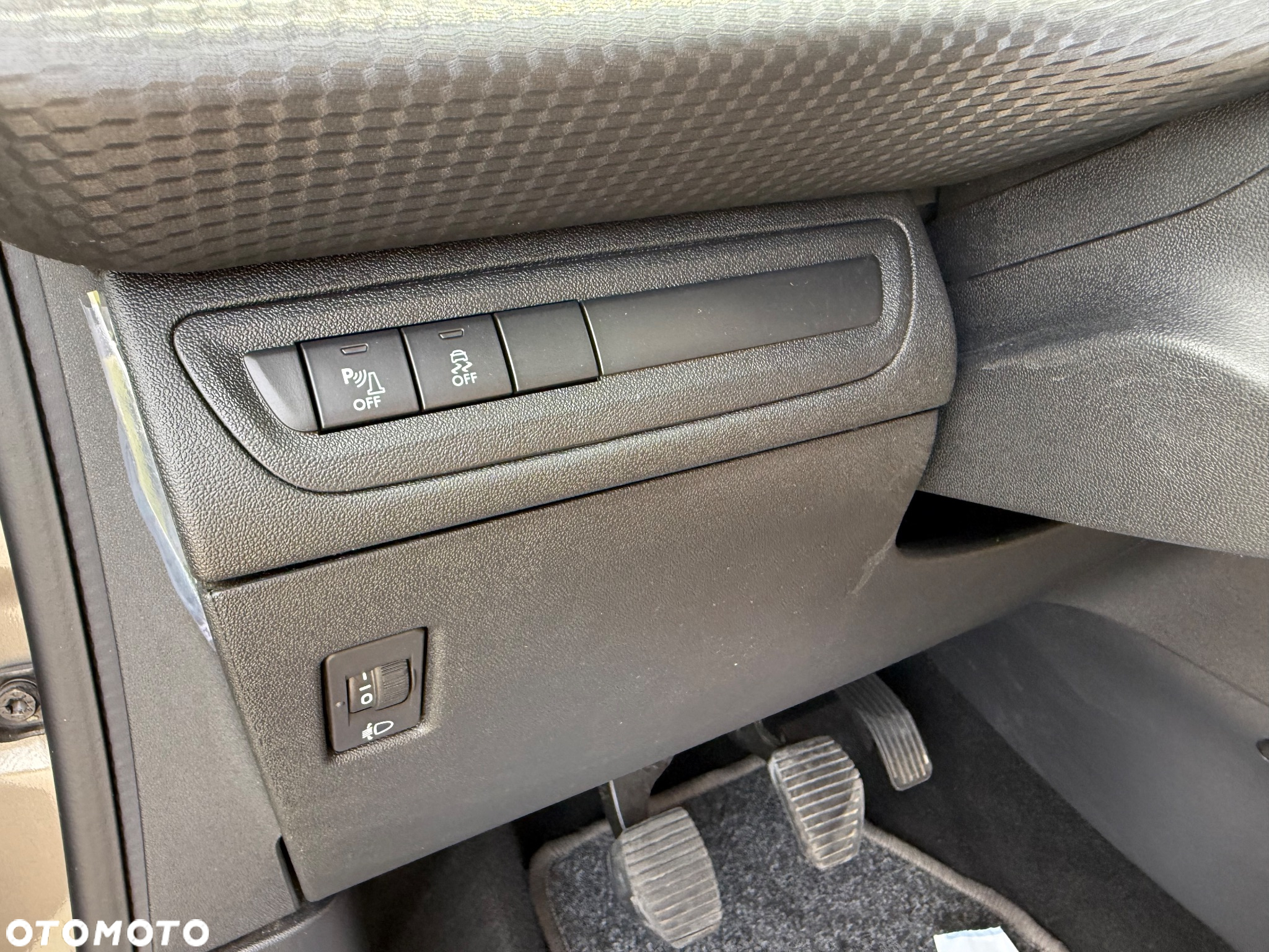 Peugeot 2008 1.2 Pure Tech Access EU6 - 38