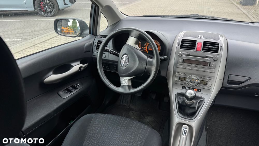 Toyota Auris 1.4 VVT-i Sol - 17