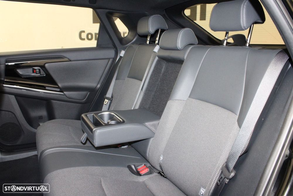 Toyota bZ4X 71,4 kWh Exclusive - 40