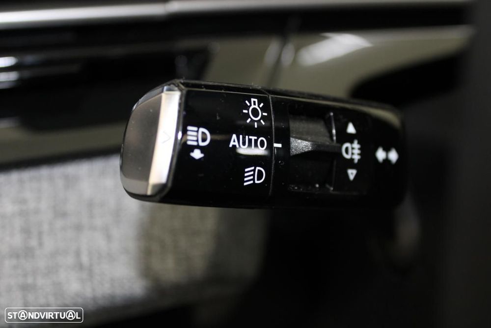 Peugeot E-5008 73 kWh Allure - 18