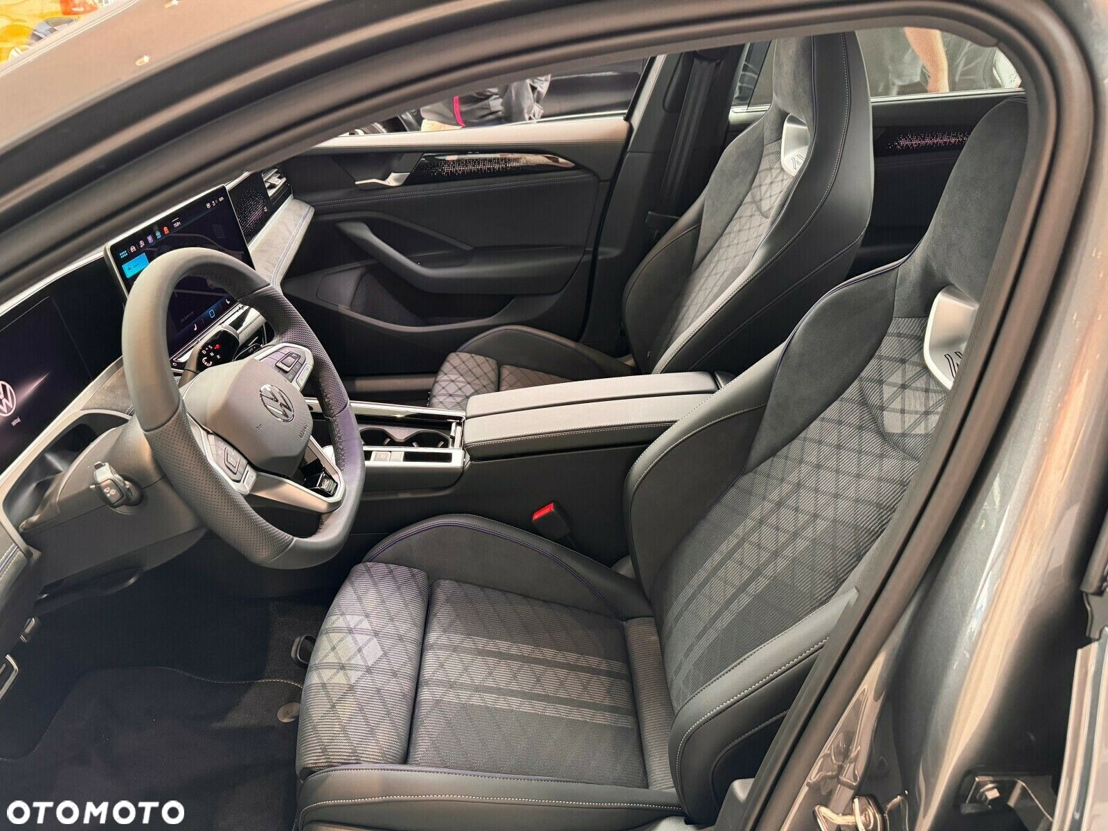 Volkswagen Passat - 12