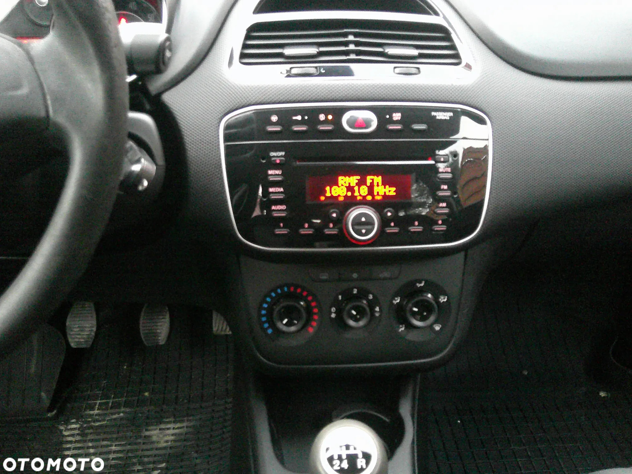 Fiat Punto 1.4 Easy S&S - 16