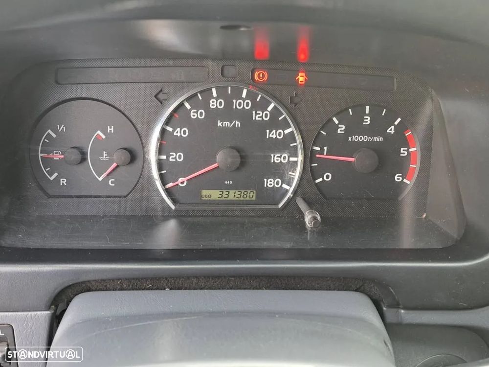 Toyota HiAce 2.5 D-4D Service 2.8T AC - 23