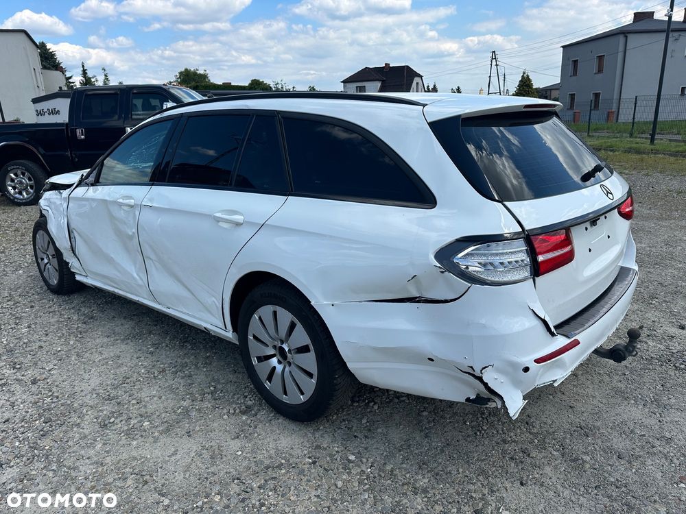 Mercedes-Benz Klasa E 220 d 4Matic 9G-TRONIC Avantgarde - 13