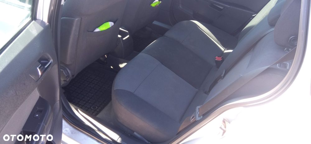 Opel Astra 1.9 CDTI DPF Innovation - 10