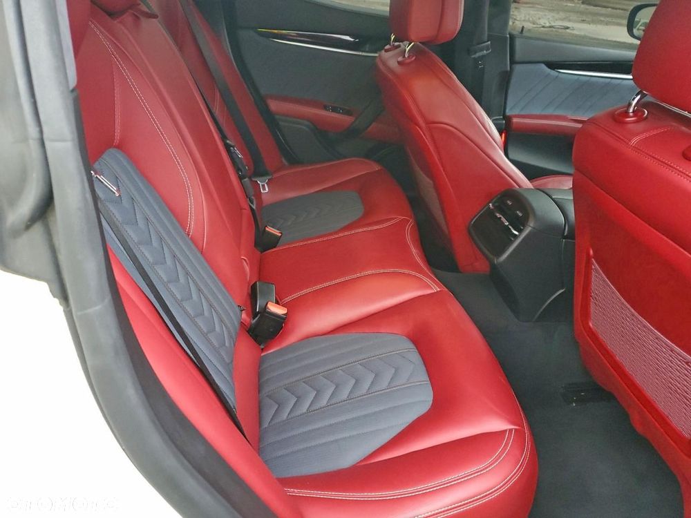 Maserati Ghibli - 11